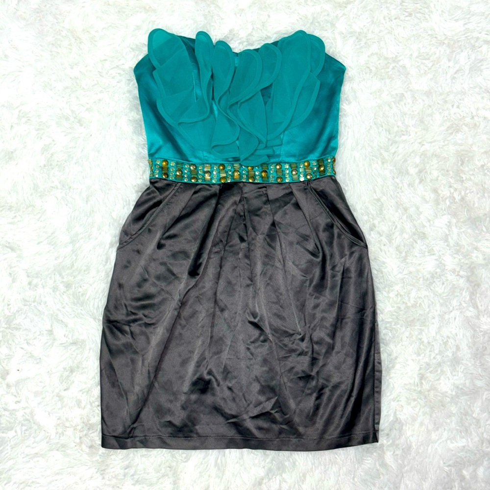 Size 4 strapless Lipsy London minidress